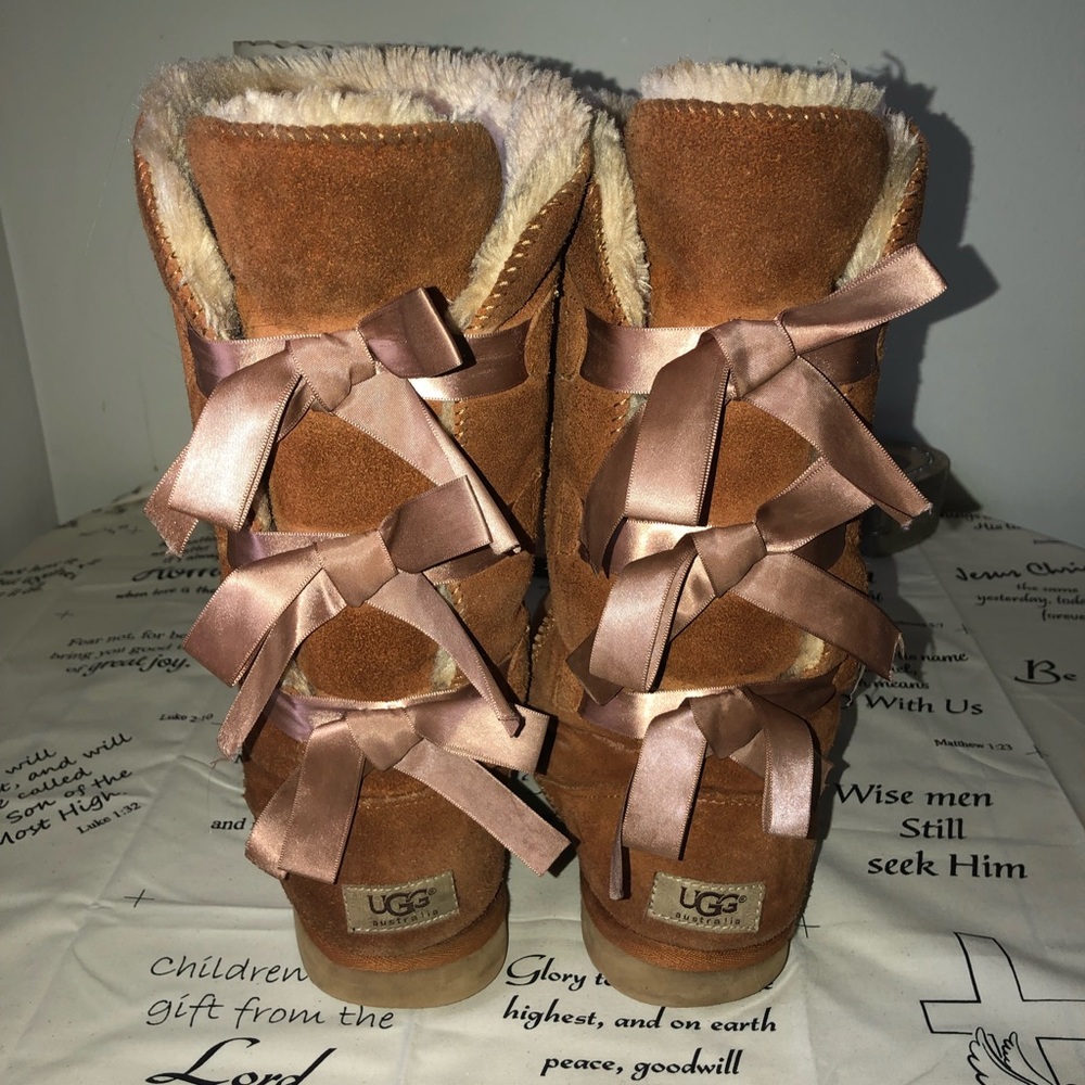 Bailey bow uggs